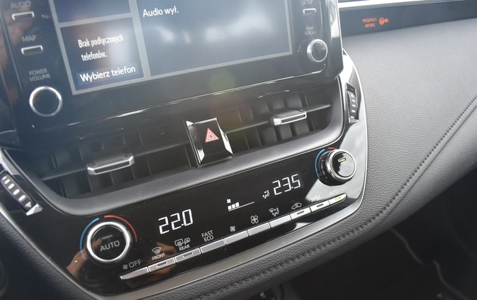 Toyota Corolla cena 79400 przebieg: 99118, rok produkcji 2019 z Nowogard małe 667